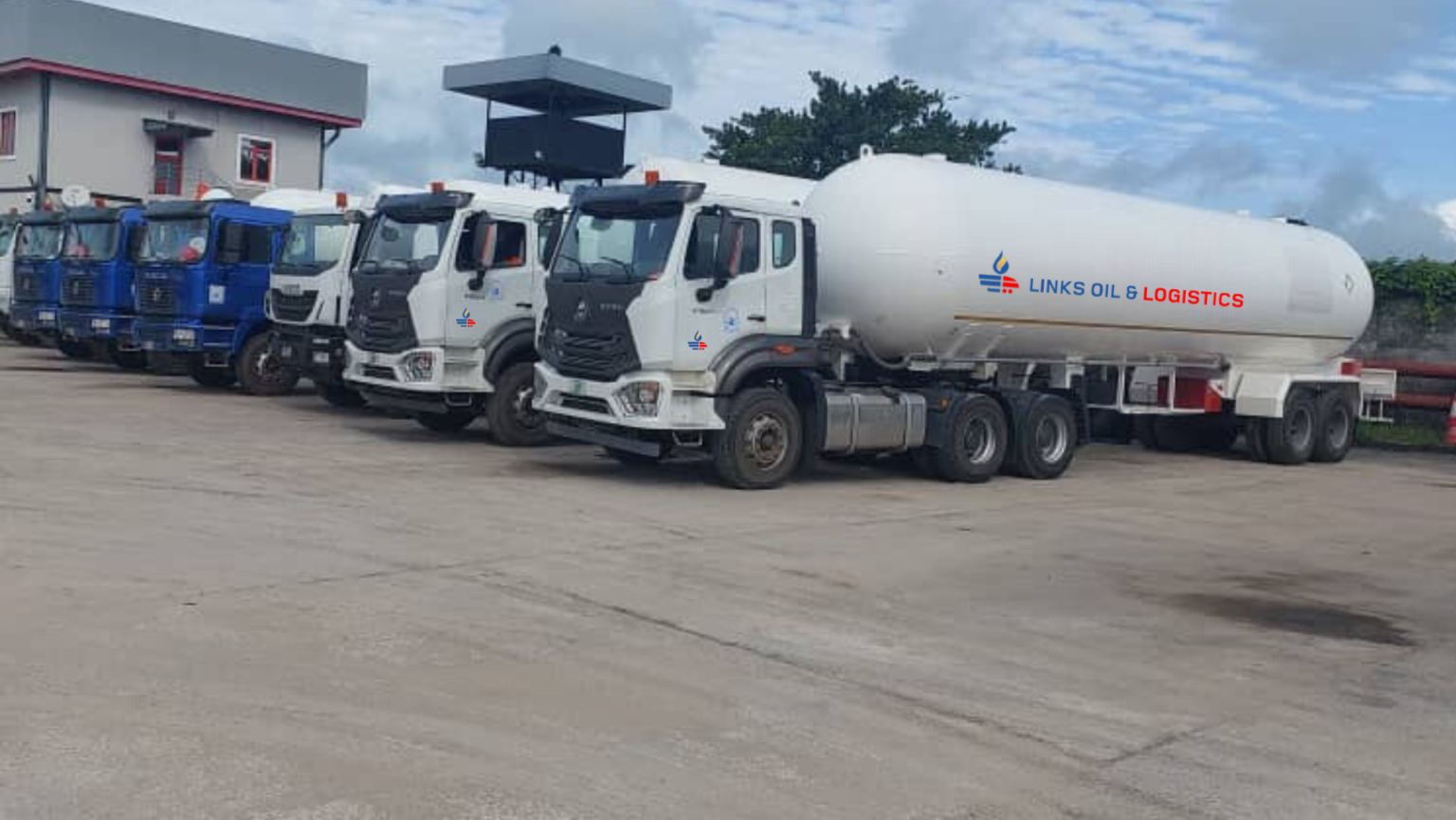 Trucks - Transportation Links oil and Logistics